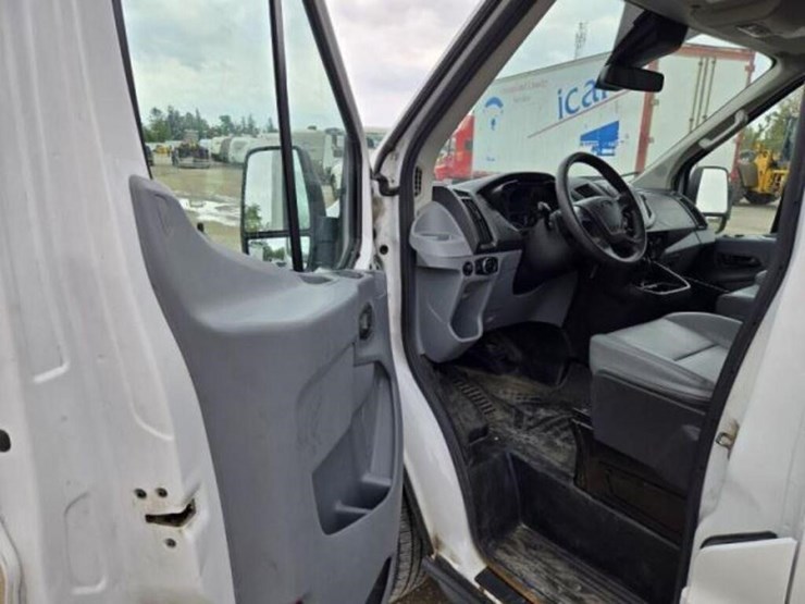 2016-ford-transit-image-15