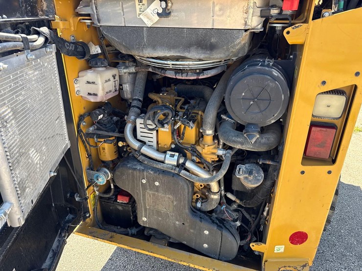 2022-caterpillar-236d3-image-11