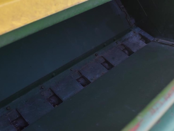 john-deere-8300-image-8