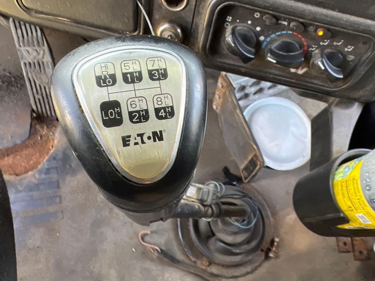 2016-western-star-4900sf-image-31