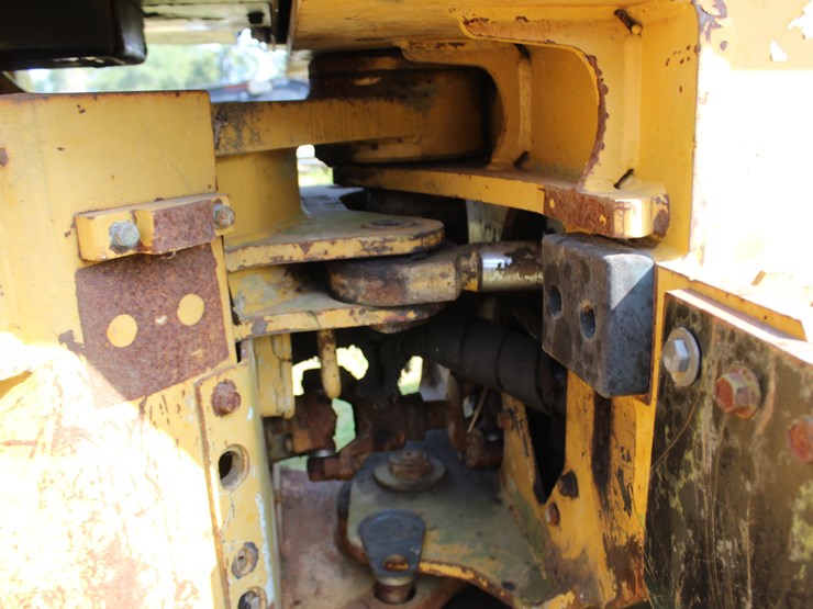 caterpillar-563-image-13