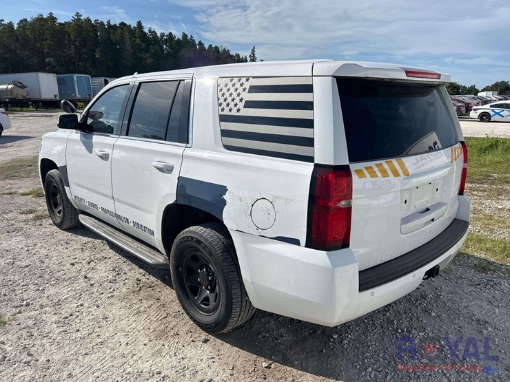 2017-chevrolet-tahoe-image-4