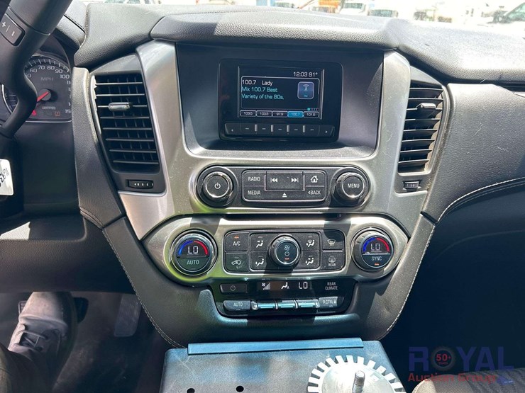 2016-chevrolet-tahoe-image-16