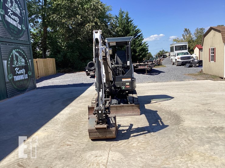 2015-bobcat-e32-image-17