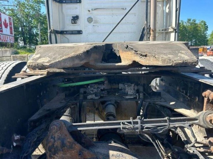 2015-volvo-t/a-hiway-tractor---sleeper-4v4nc9eh3fn-image-56