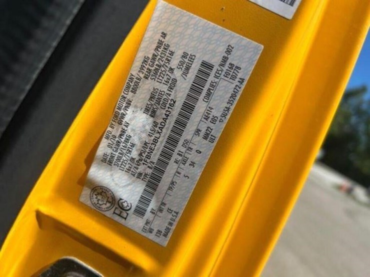 2010-ford-cargo-image-8