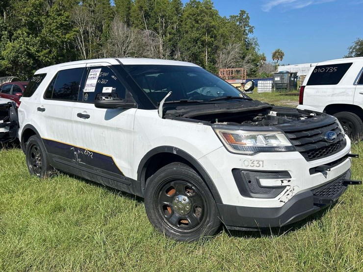 2018-ford-explorer-image-2