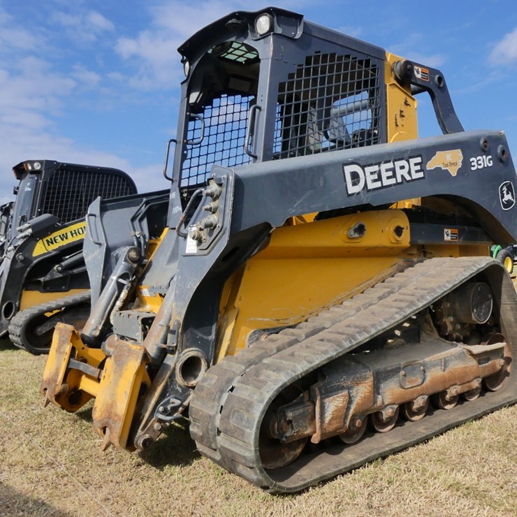 DEERE 331G