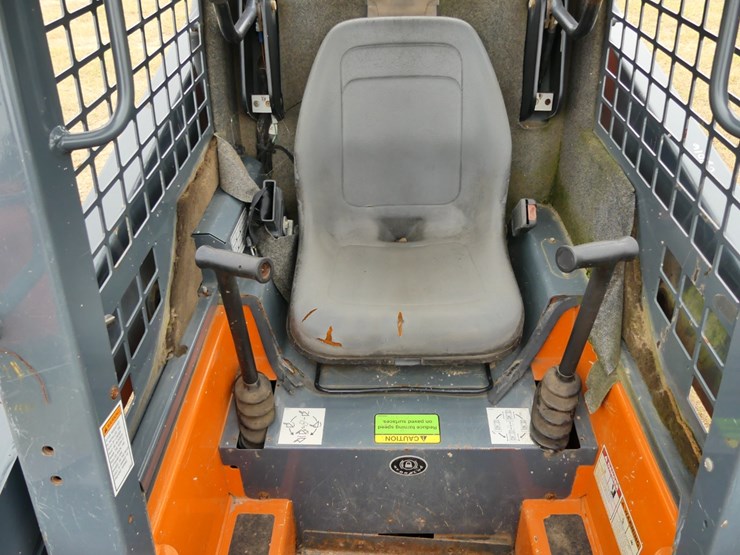 2018-gehl-r105-image-12