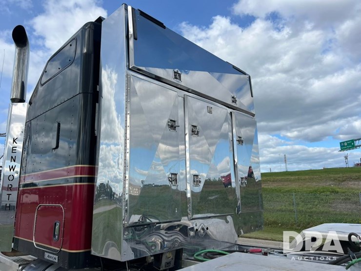 2012-kenworth-w900-image-14