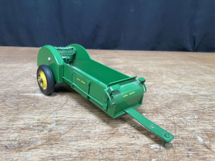 john-deere-16-image-8