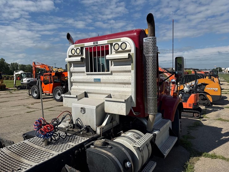 2013-kenworth-t800-image-9