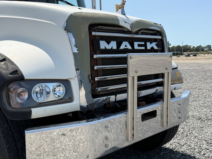 #11-•-#5197-•-2008-mack-granite-t/a-daycab-dump-truck-1m2ax04c68m003392-image-53