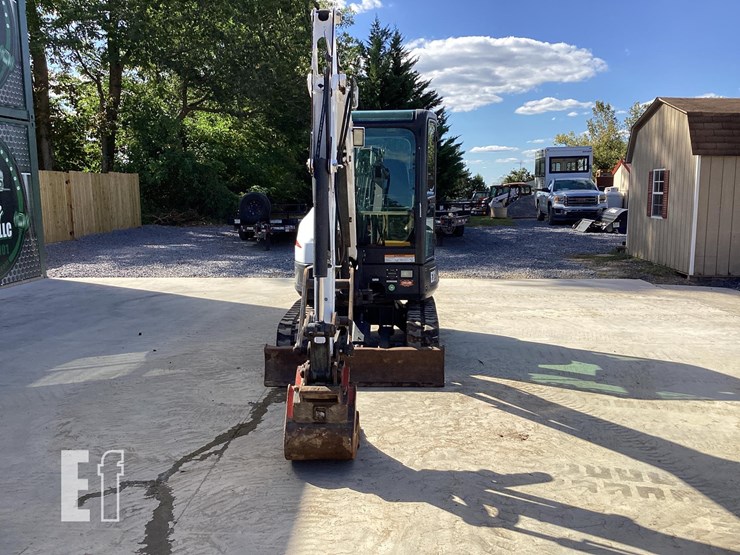 2015-bobcat-e32-image-21