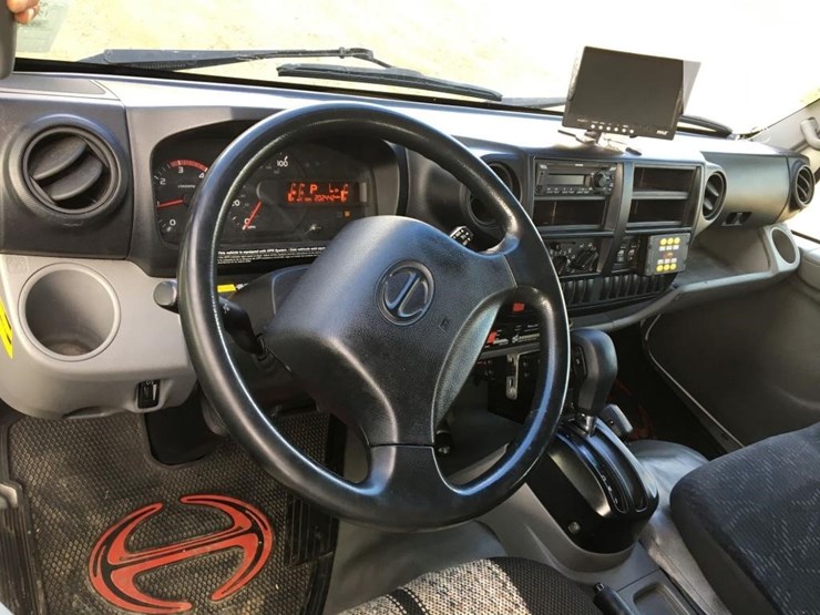 2018-hino-195-image-7