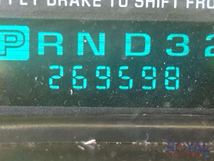 2001-chevrolet-suburban-image-6