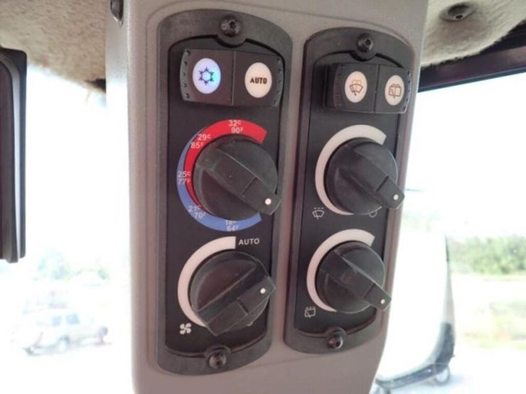 2014-caterpillar-950k-image-16