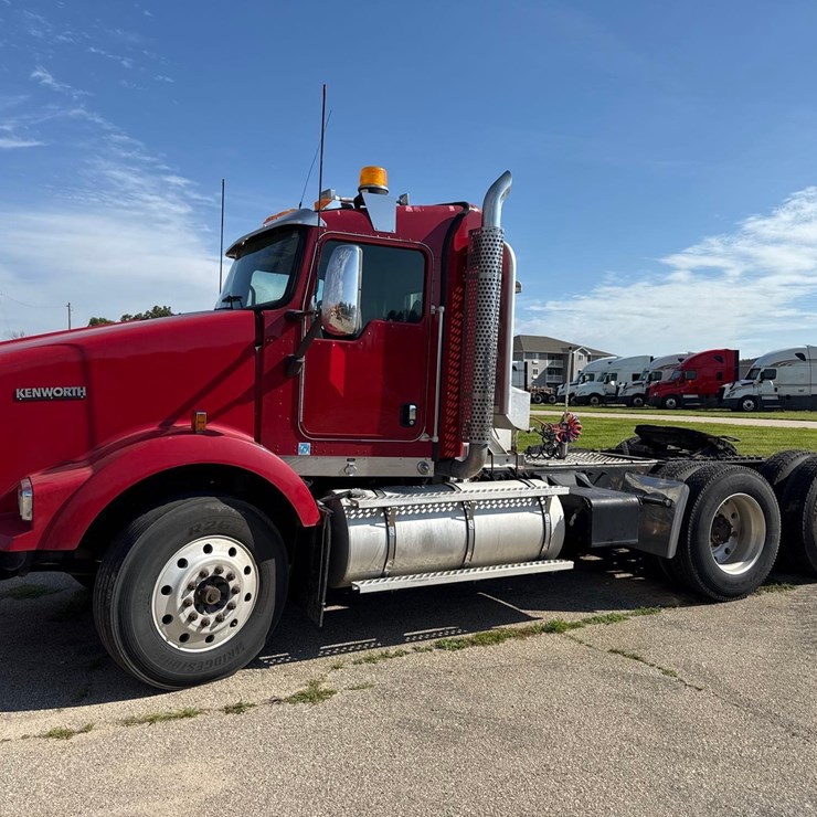 2013 KENWORTH T800