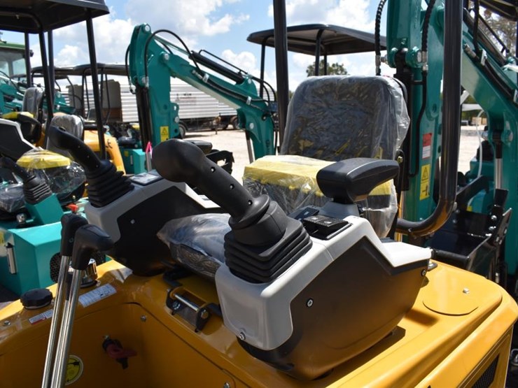mx20r-mini-excavator-(serial-#-mx20r2025x0000235)-(k)-image-8