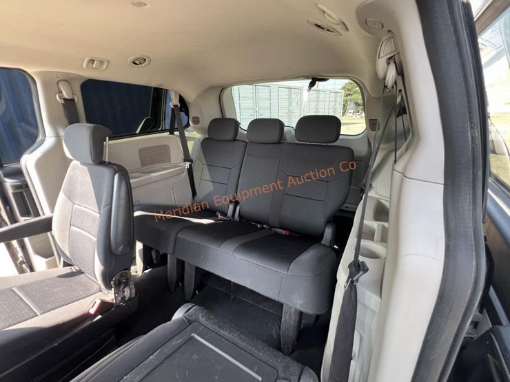 2010-dodge-grand-caravan-se-image-25