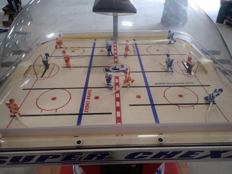 super-chexx-table-top-hockey-game-image-7