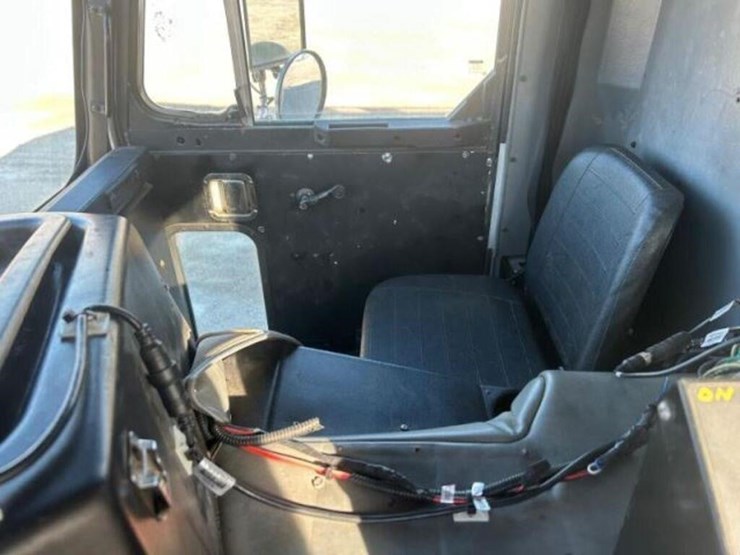 2009-peterbilt-pb320-coe-front-loading-t/a-garbage-image-24