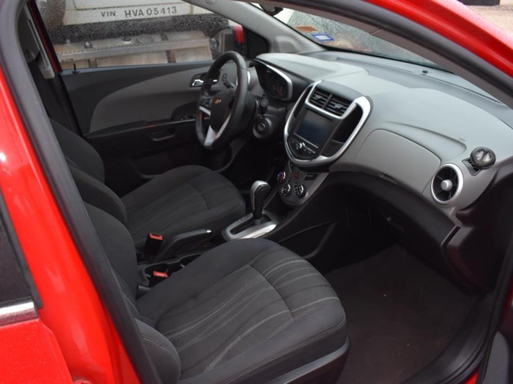 2017-chevrolet-sonic-lt-car-(vin-#-1g1jd5sh2h4118881)-(showing-appx-141,282-image-7