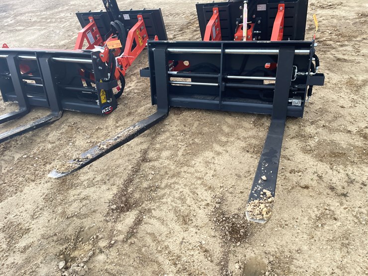 #2729-•-new-wig-hydraulic-adjustable-pallet-forks-image-2