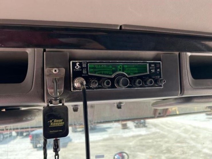2022-kenworth-t800-image-18