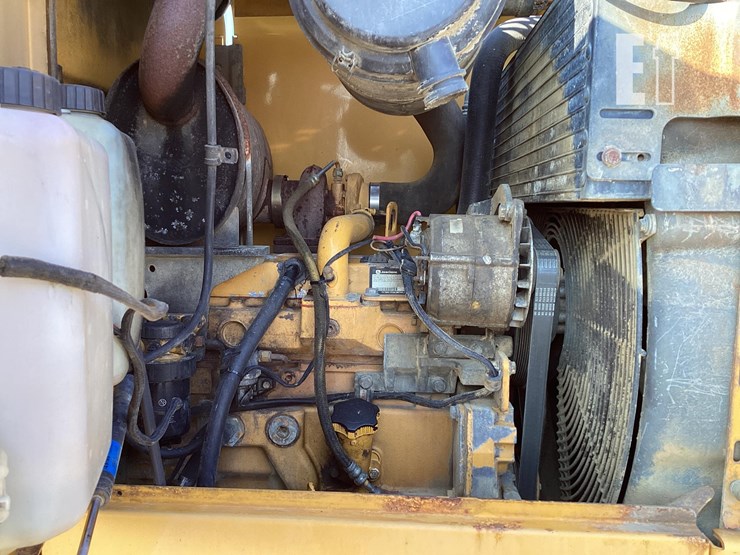 2002-deere-tc44h-image-11