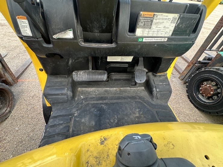 #2083-•-2019-hyster-50-port-forklift-image-18