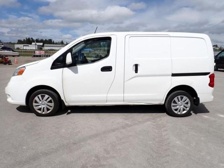 2020-nissan-nv200-image-9
