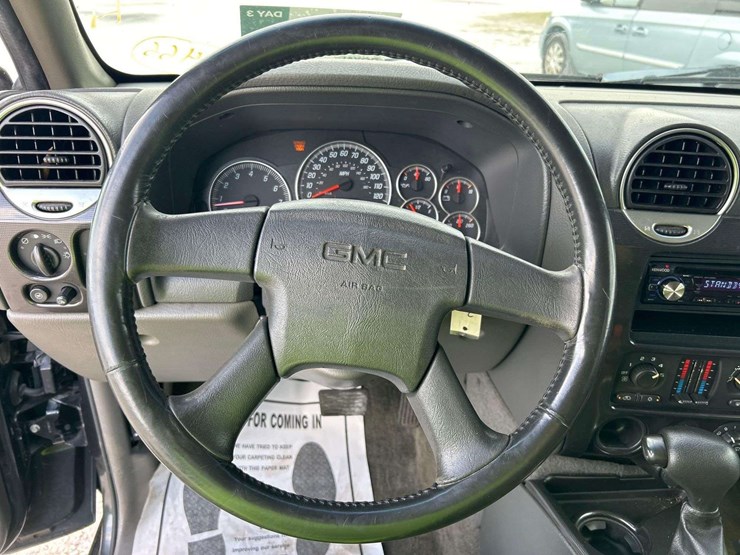 2004-gmc-envoy-image-11