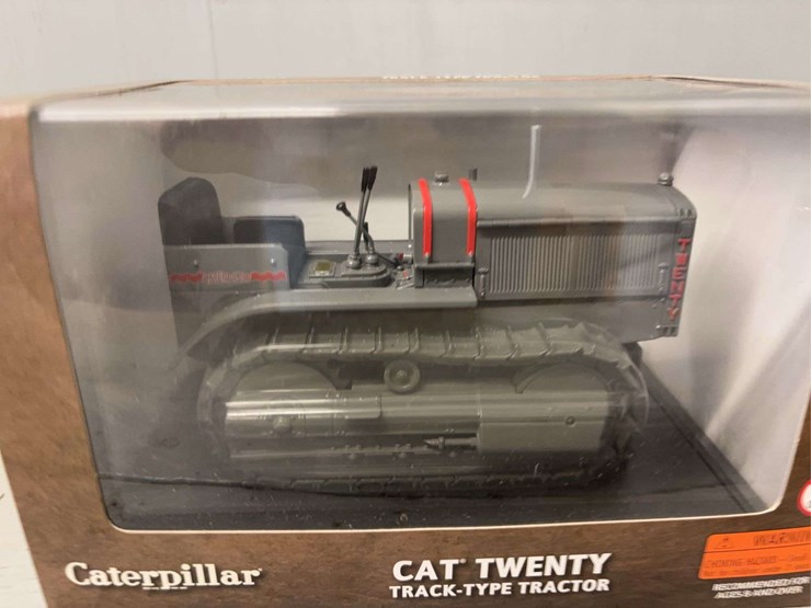 caterpillar-16-image-11