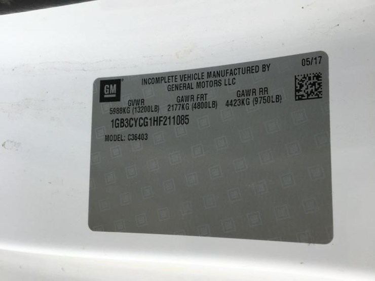 2017-chevrolet-3500-image-17