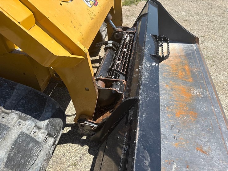 2023-caterpillar-289d3-image-8