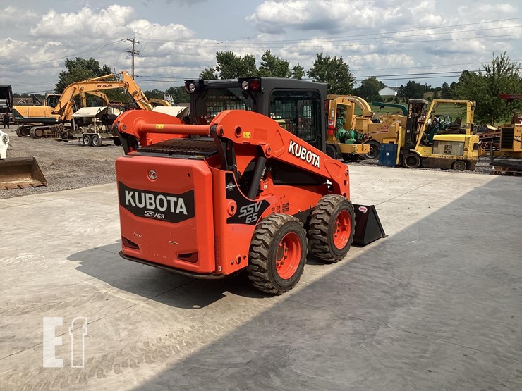 2018-kubota-ssv65-image-5
