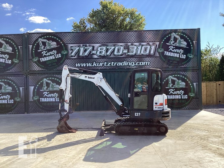 2015-bobcat-e32-image-1