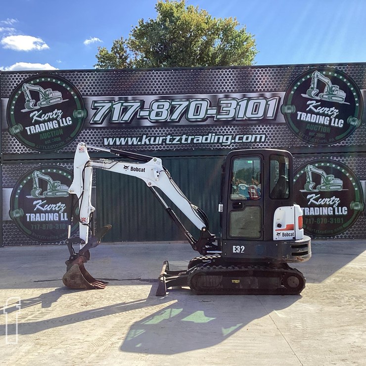 2015 BOBCAT E32