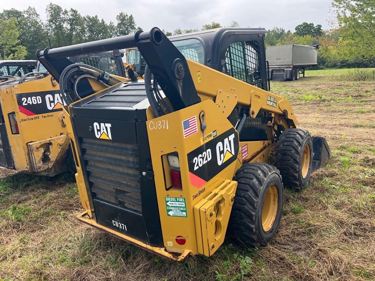 2017-caterpillar-262d-image-3