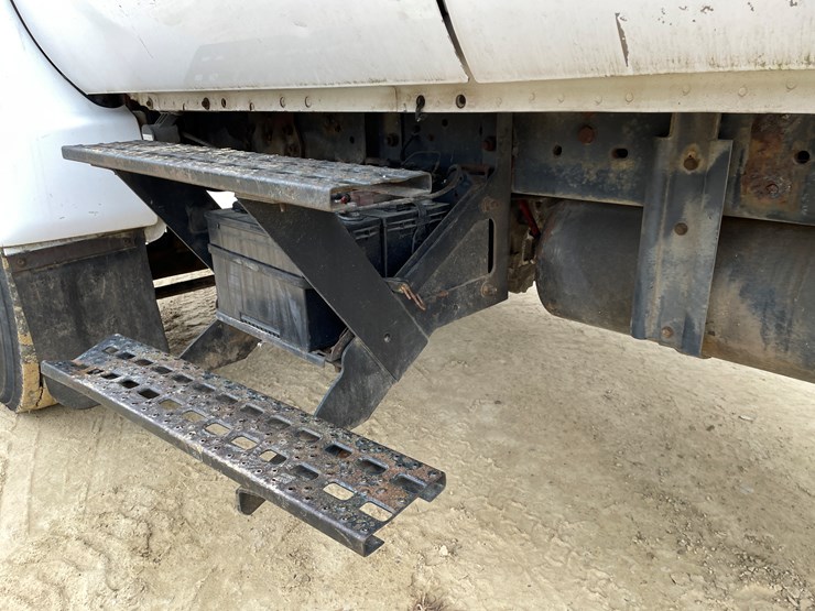 2001-ford-f750-image-34