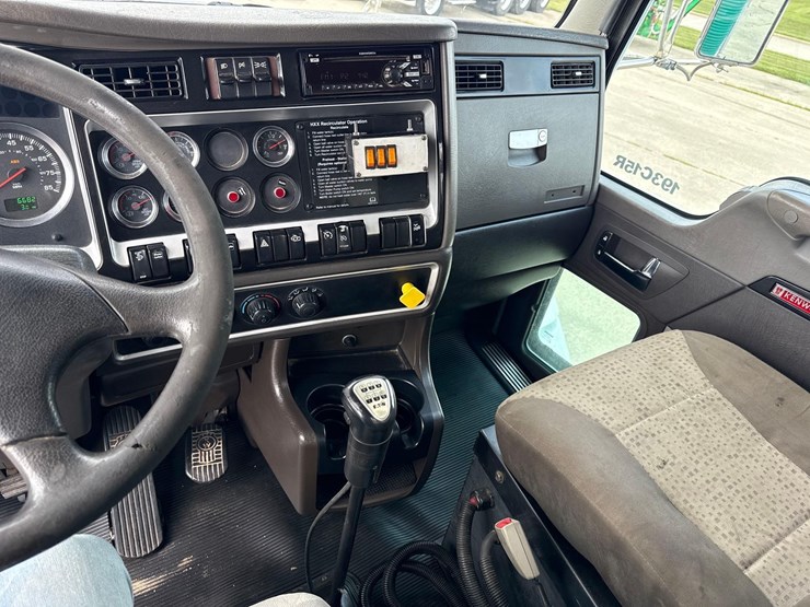 2015-kenworth-t400-image-24