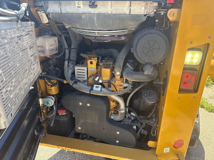 2023-caterpillar-289d3-image-11