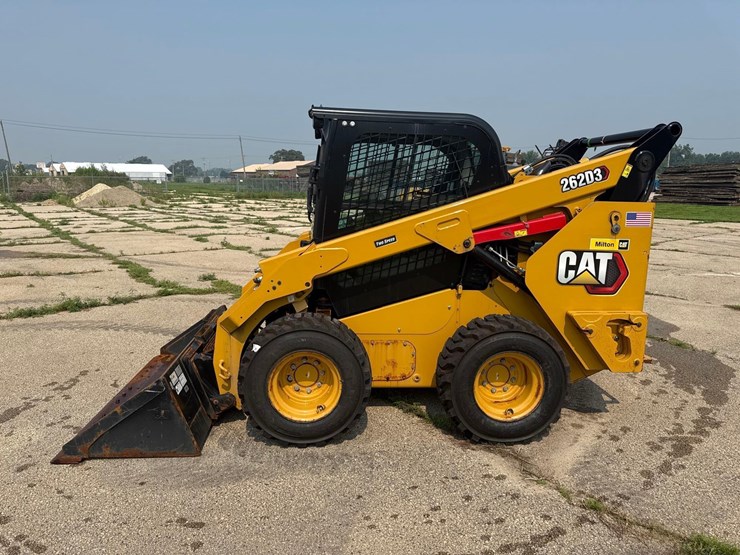 caterpillar-262d3-image-1