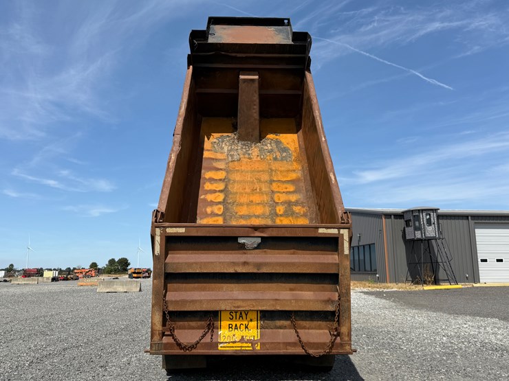 #11-•-#5197-•-2008-mack-granite-t/a-daycab-dump-truck-1m2ax04c68m003392-image-69
