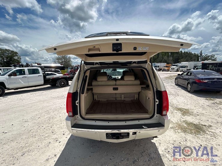 2008-cadillac-escalade-esv-image-21