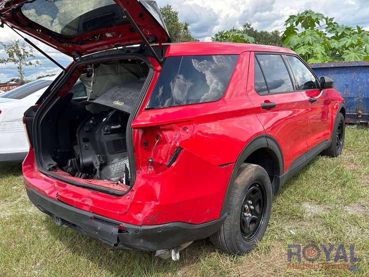 2022-ford-explorer-image-2