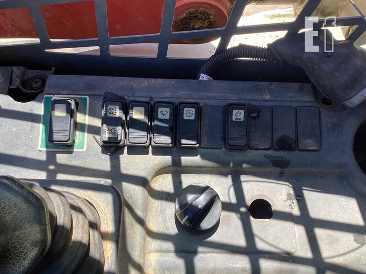 2018-takeuchi-tl12r2-image-17