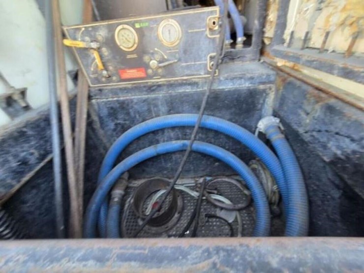2014-western-star-4900sb-image-55