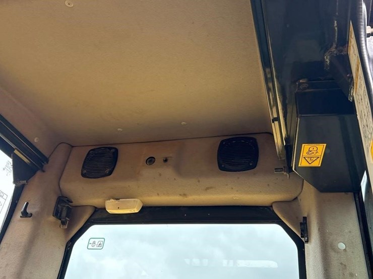 komatsu-pc138us-11-image-38